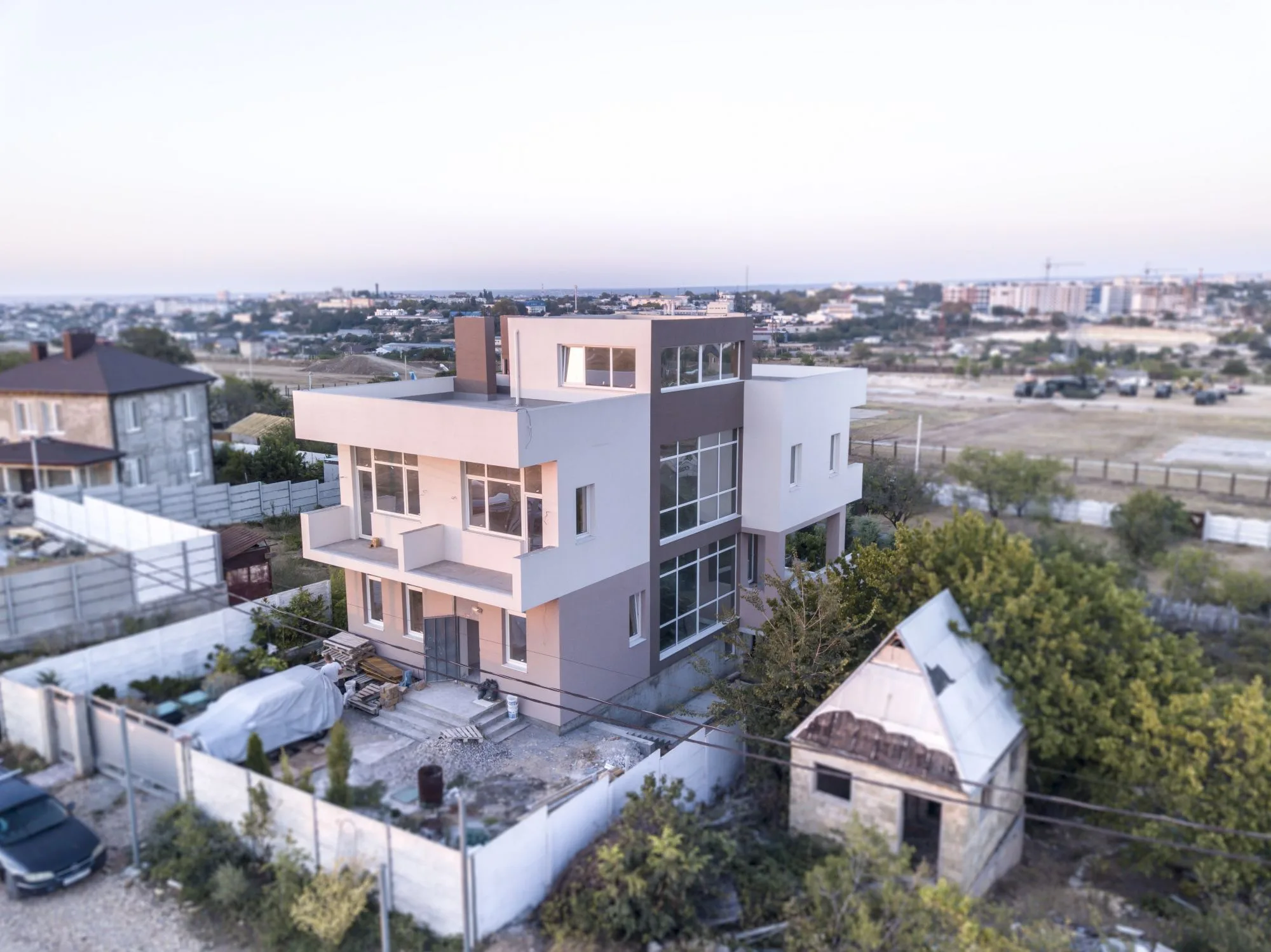 Дом 370 м² на ул. Кедрина, Севастополь — фасад, построено ЮгСтройМонтаж